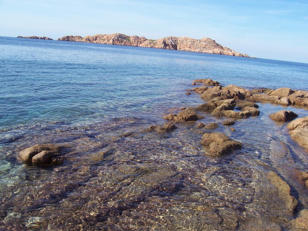 Isola Rossa Appartamenti Paduledda ภายนอก รูปภาพ